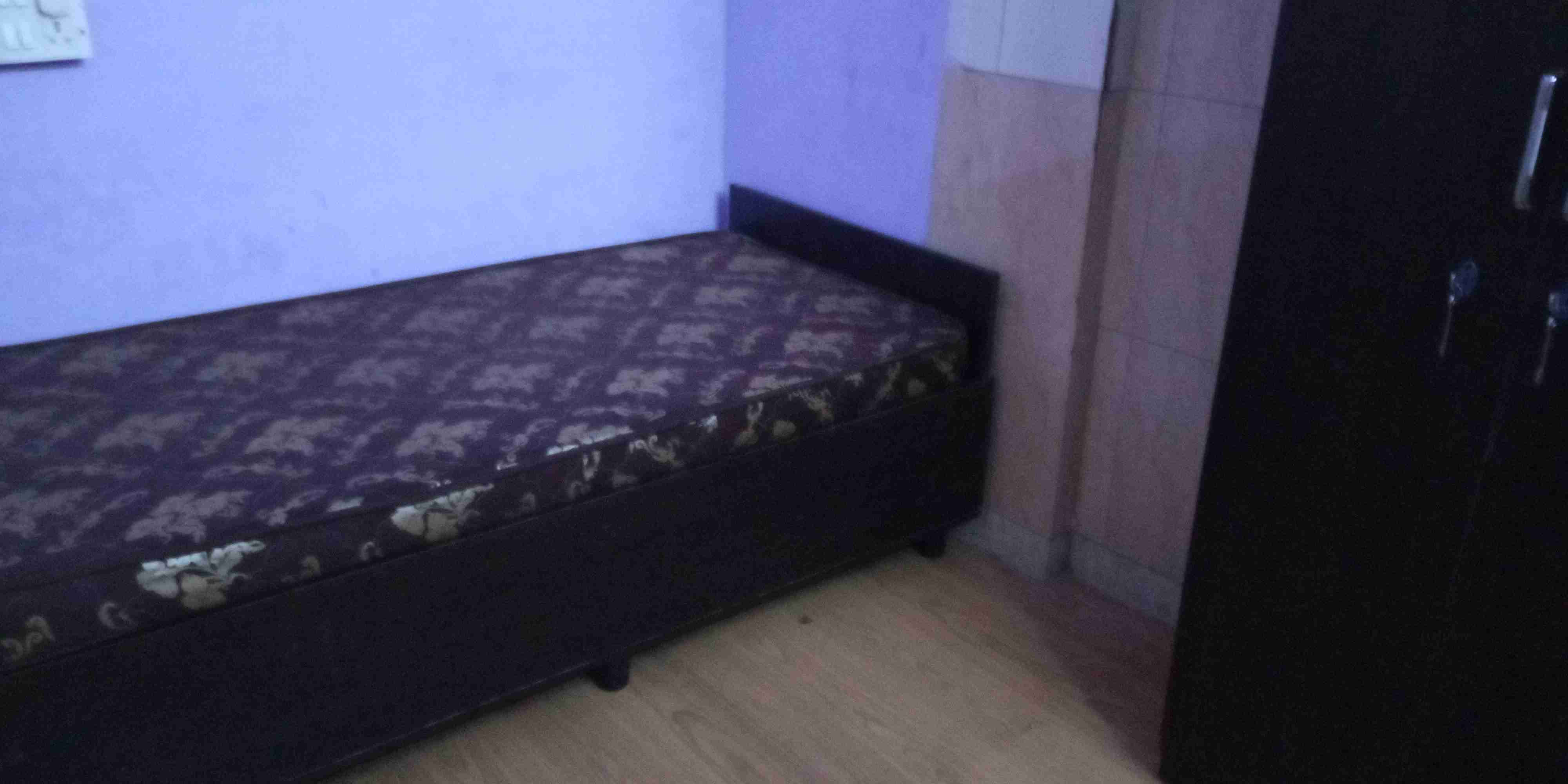 Bachelor PG room in Kurla East, Mumbai – photo 3
