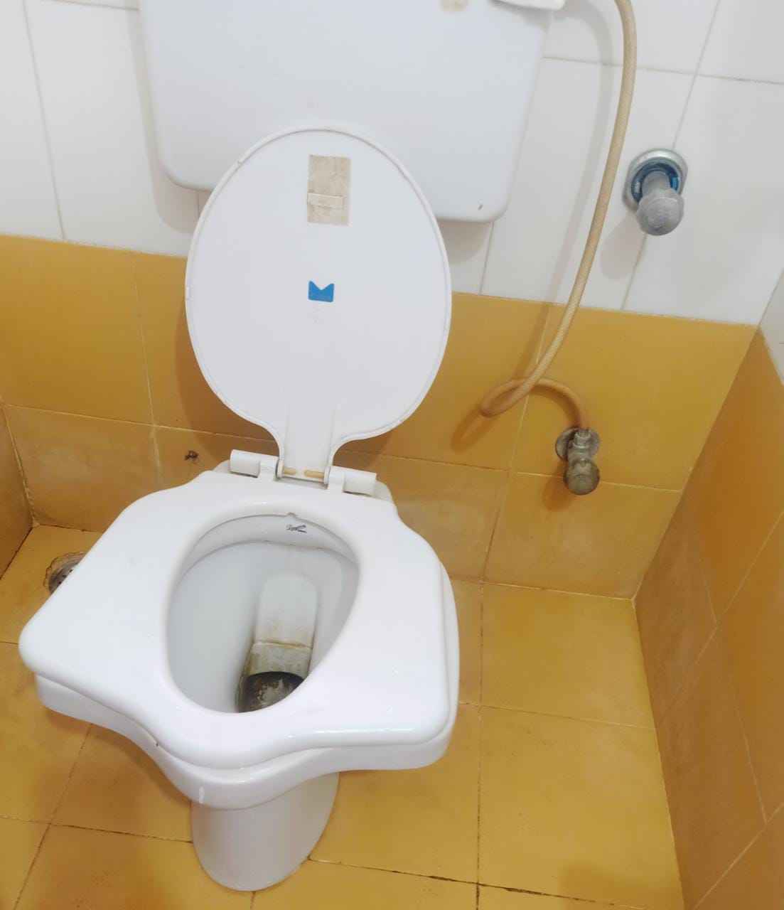 Female PG room in Kandivali East, Mumbai – photo 3
