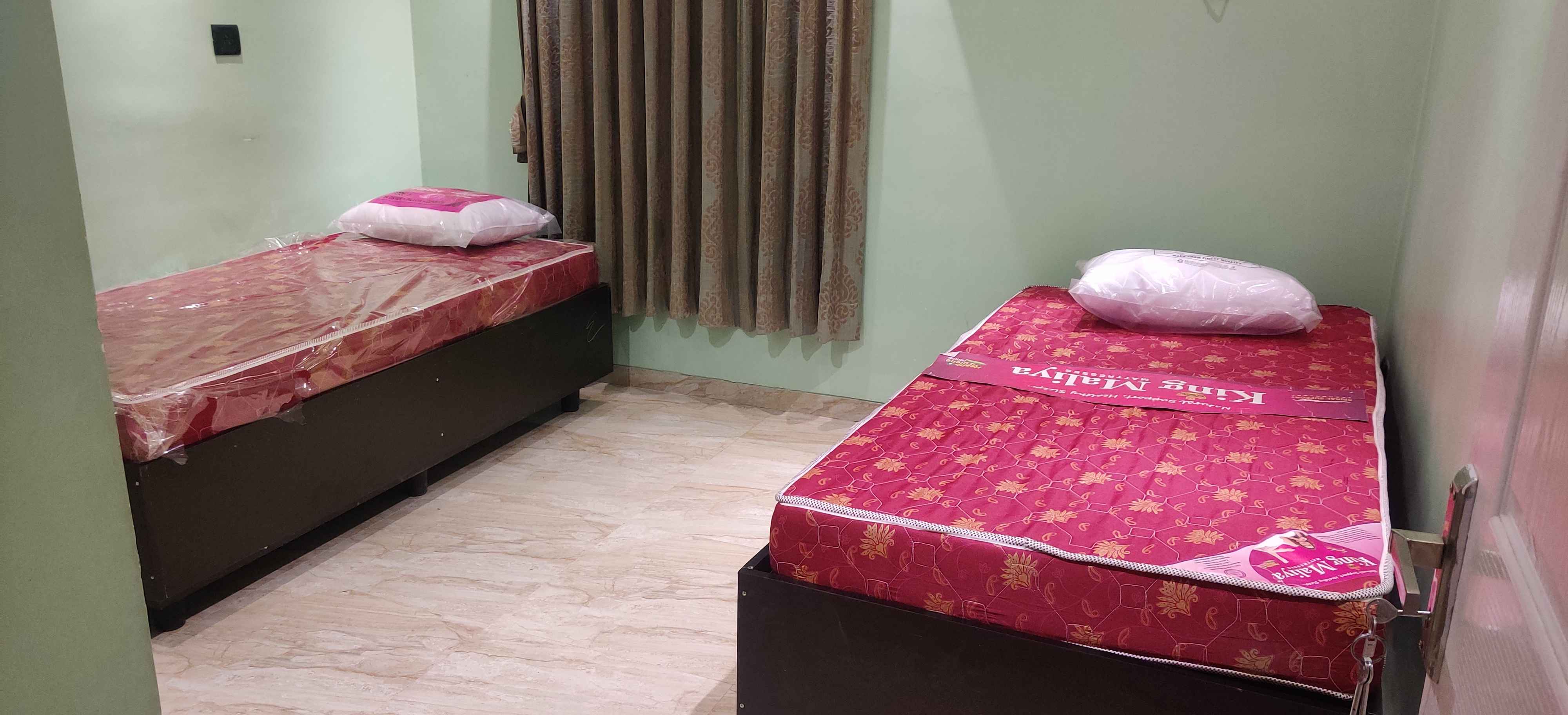 Female PG room in Viman Nagar, Pune – photo 5