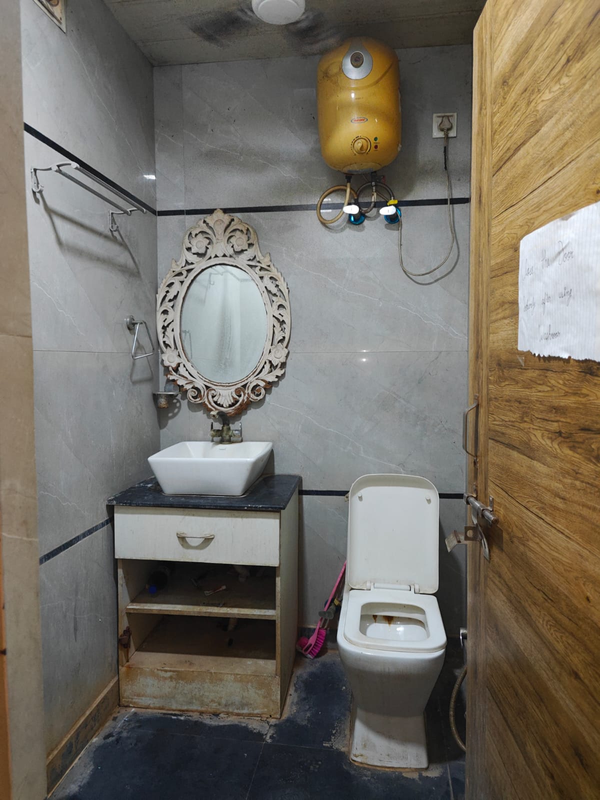 Female PG room in Mukherjee Nagar, Delhi – photo 2
