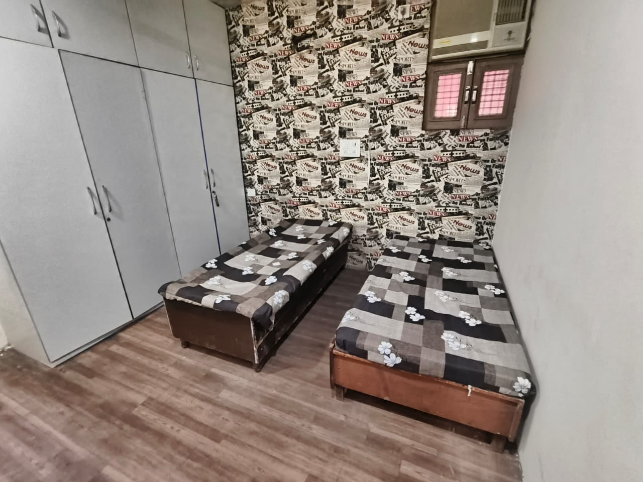 Female PG room in Mukherjee Nagar, Delhi