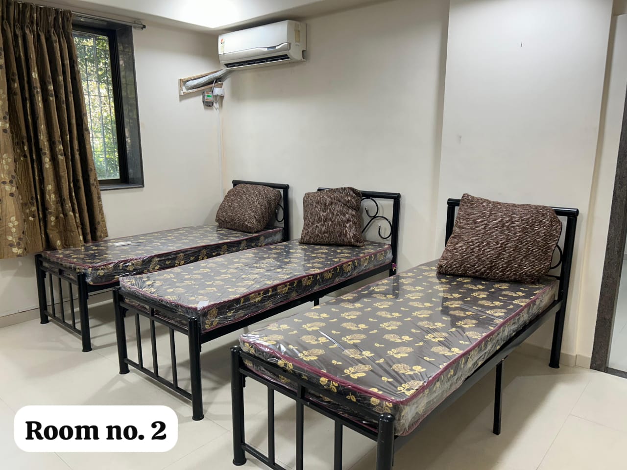 Male PG room in Malad East, Mumbai
