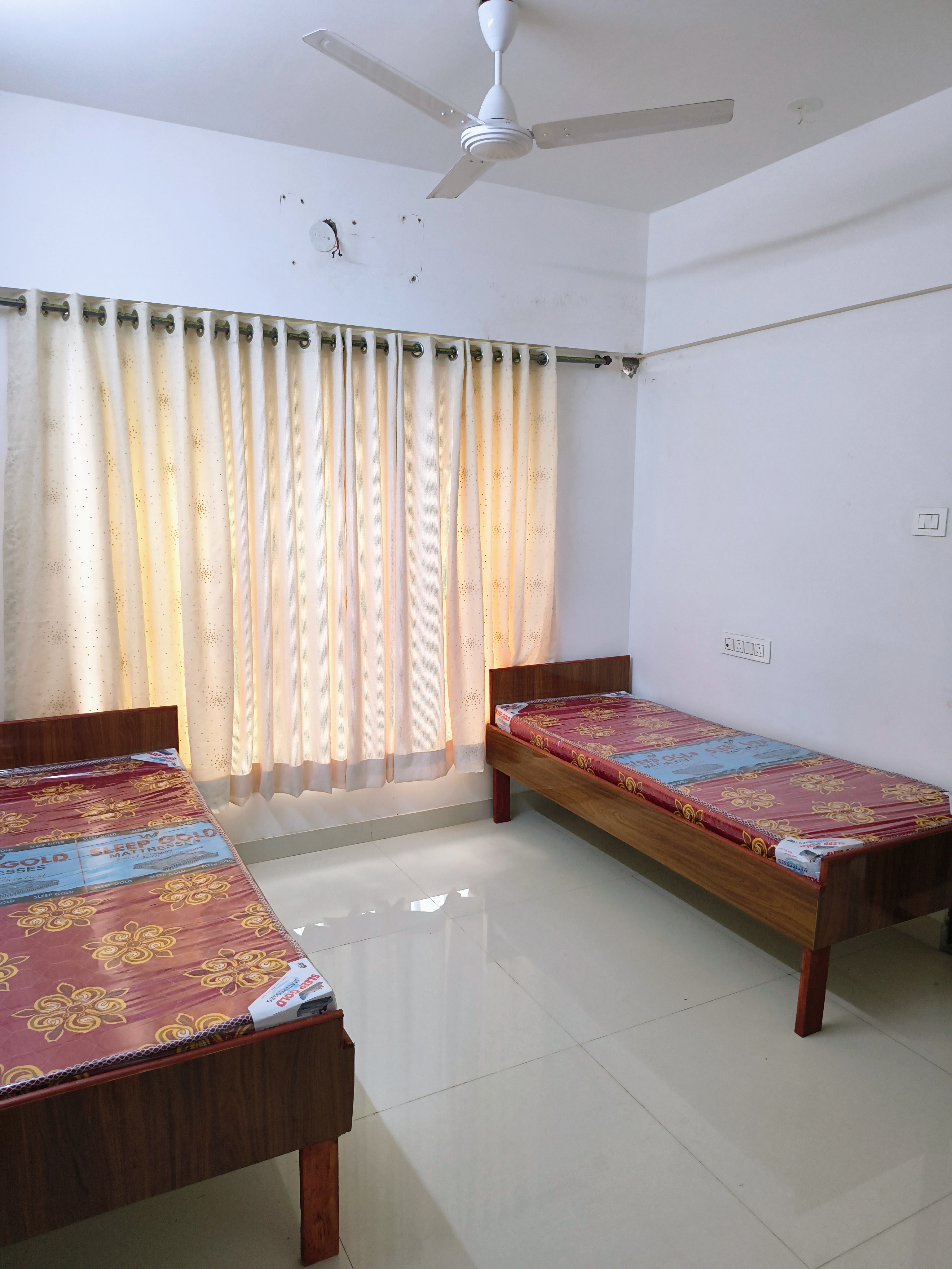 Unisex-PG PG room in Goregaon East, Mumbai – photo 4
