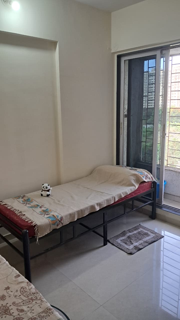 Female PG room in Thane West, Thane – photo 3