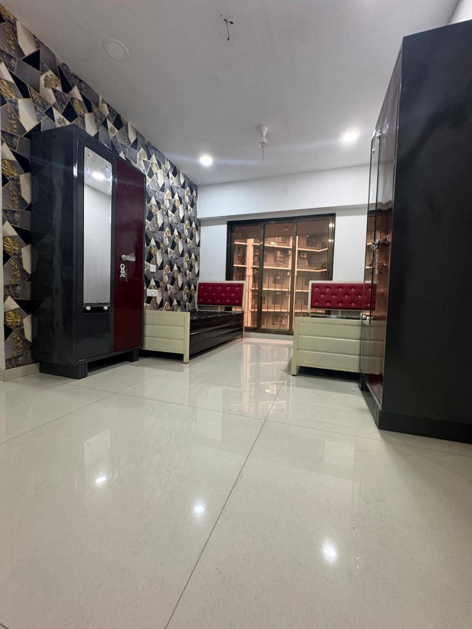 Boys & Girls PG room in Ghatkopar West, Mumbai – photo 5