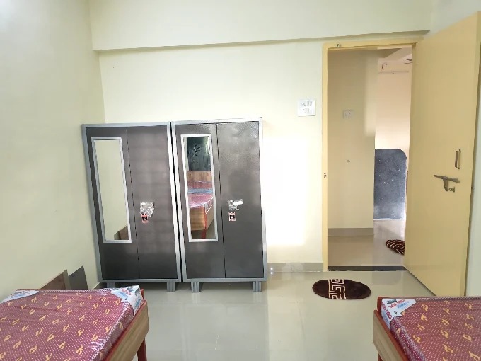 Male PG room in Goregaon East, Mumbai