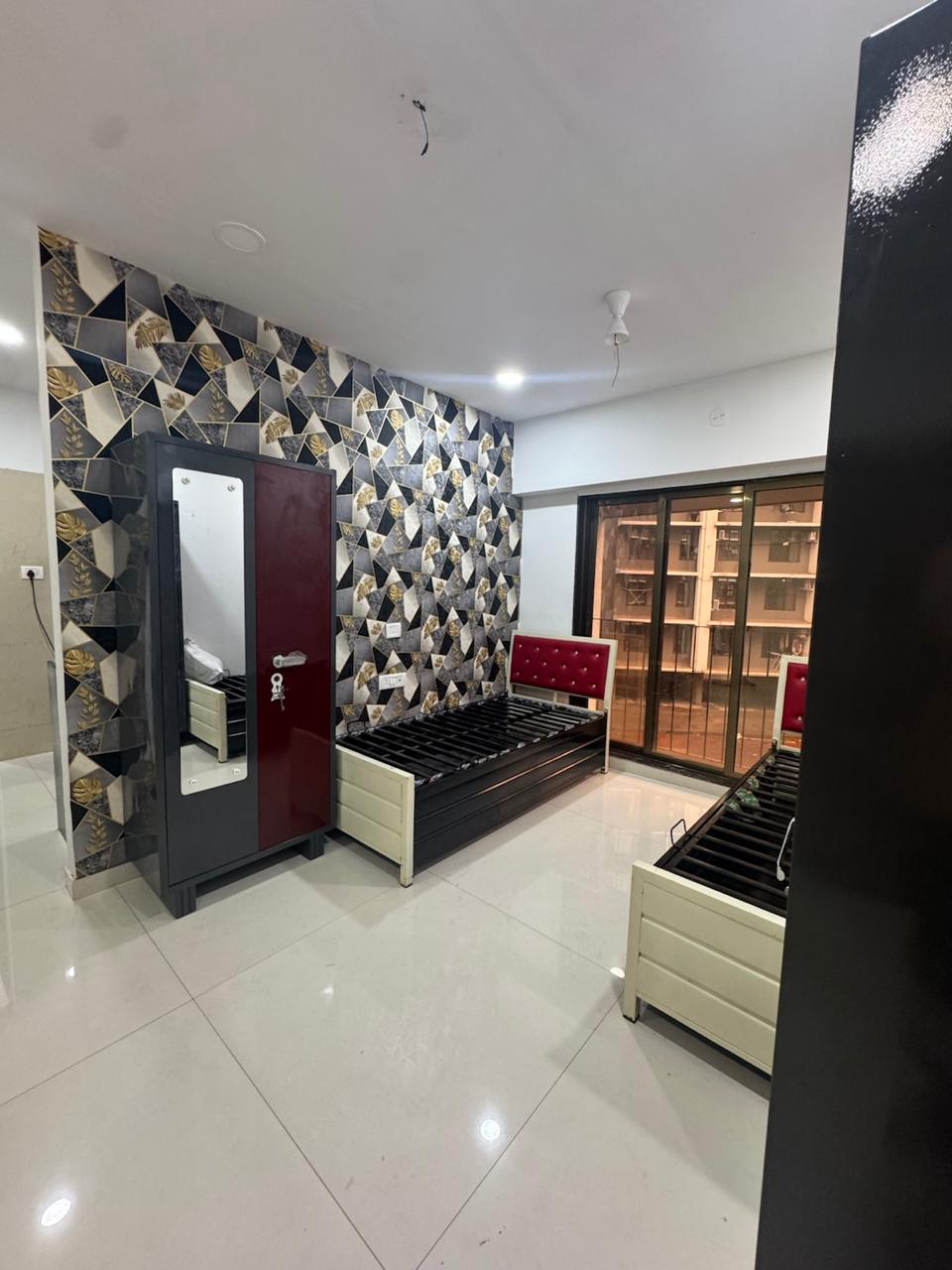 Female PG room in Powai, Mumbai – photo 3