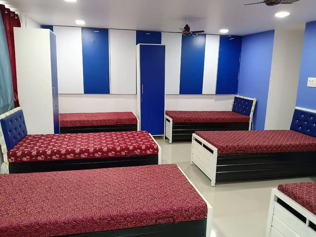 Unisex-PG in Vikhroli West near Powai Lake - photo 4