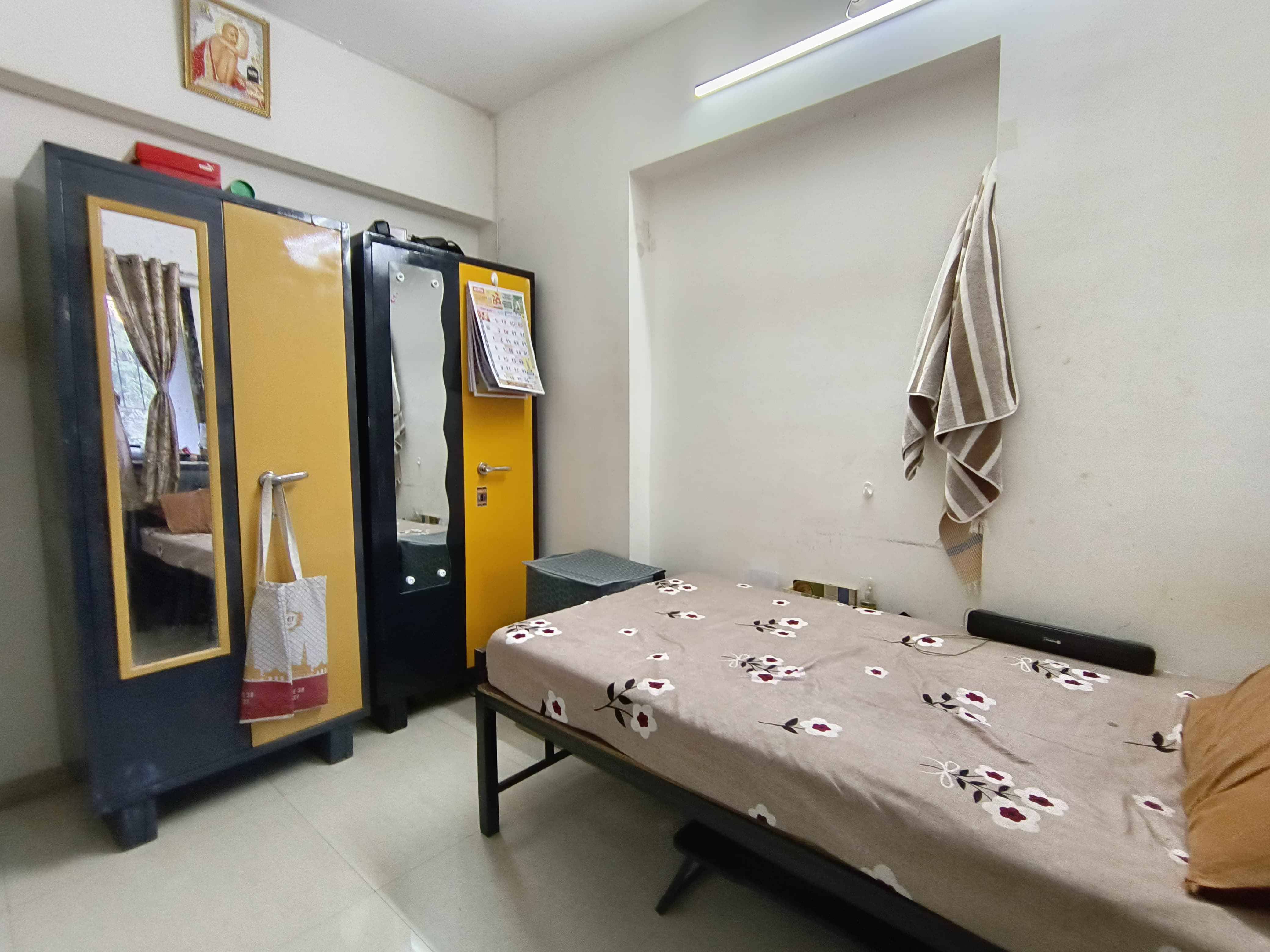 Unisex-PG PG room in Powai, Mumbai