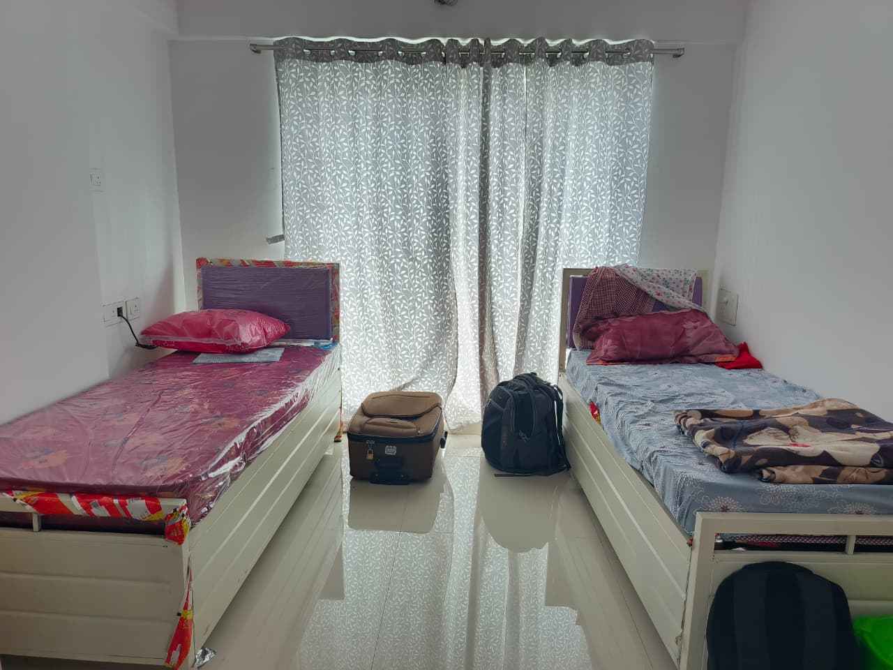 Female PG room in Ghatkopar East, Mumbai