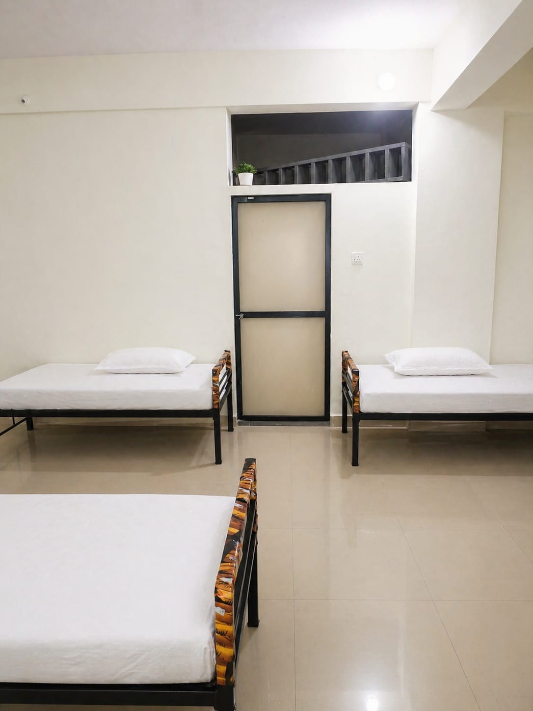 Female PG room in Vashi, Navi Mumbai – photo 4