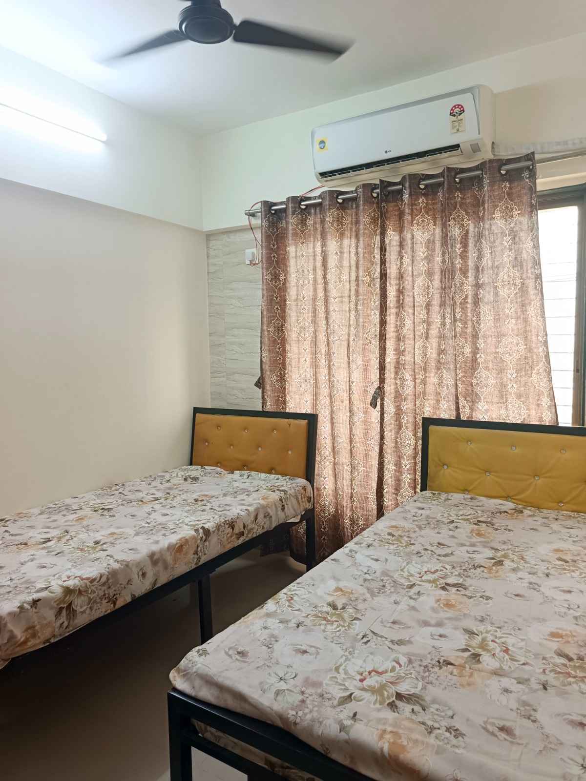 Female PG room in Vikhroli East, Mumbai – photo 3