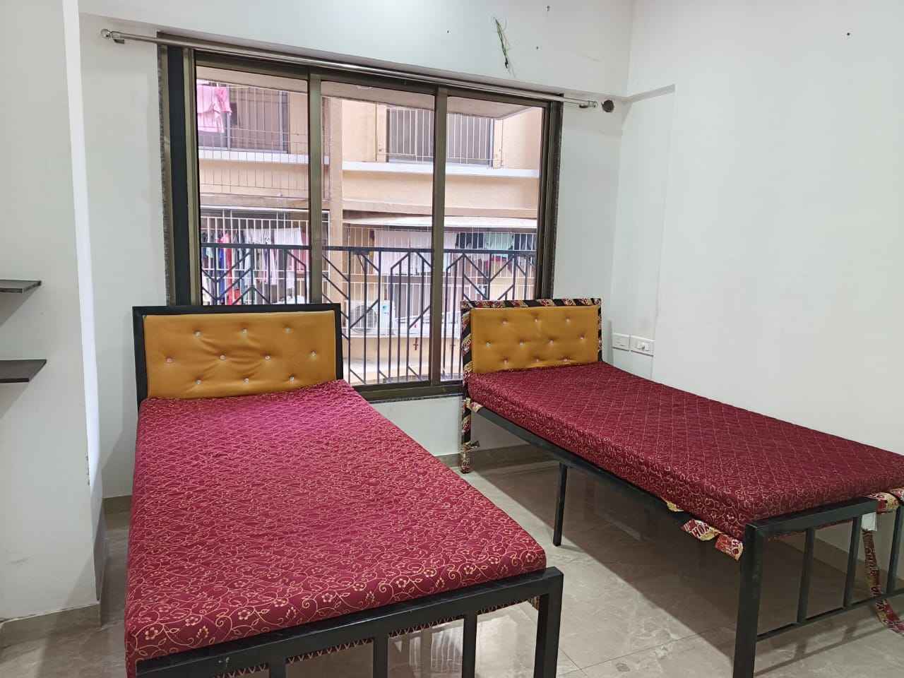 Unisex-PG PG room in Vikhroli West, Mumbai