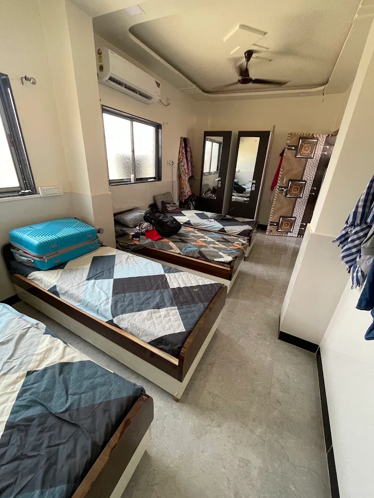 Male PG room in Airoli, Navi Mumbai