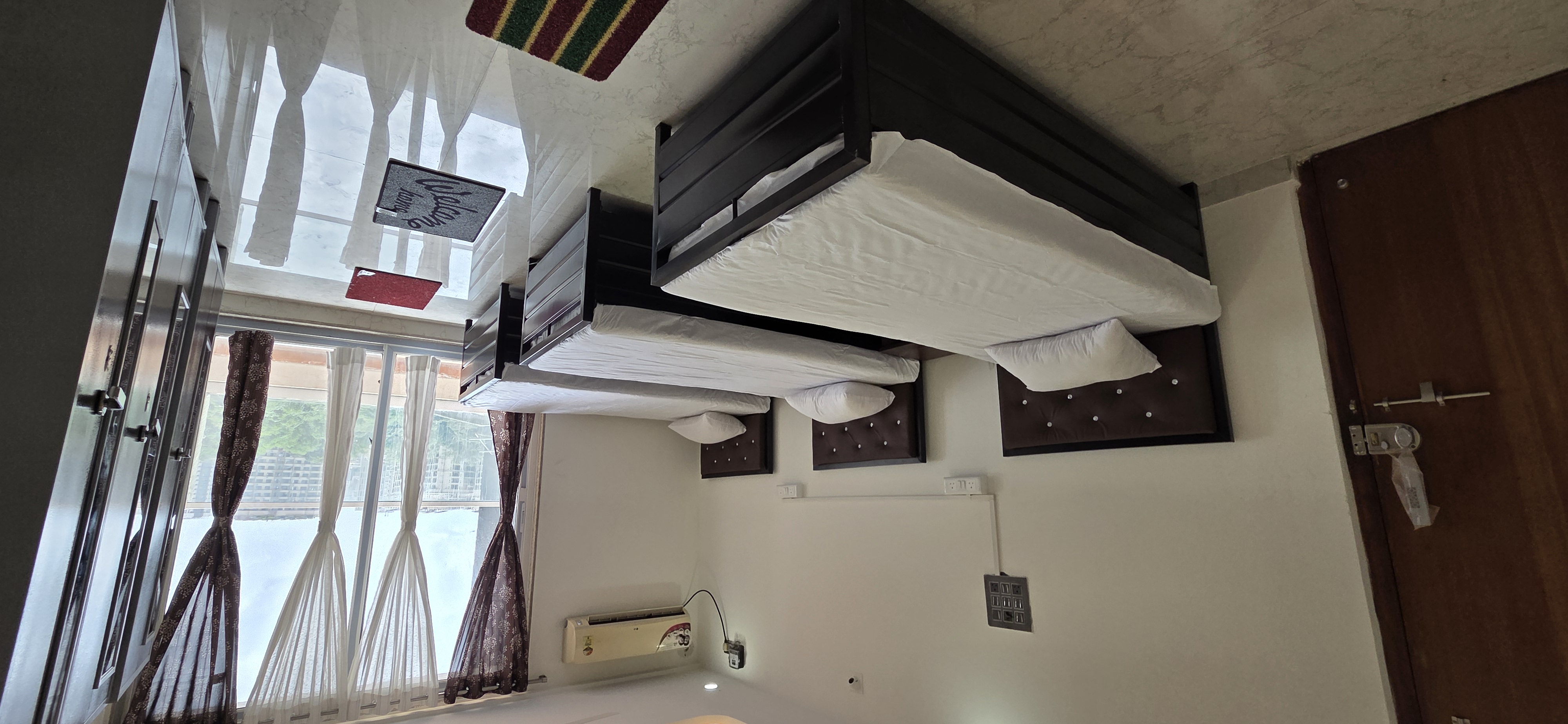Male PG room in Powai, Mumbai