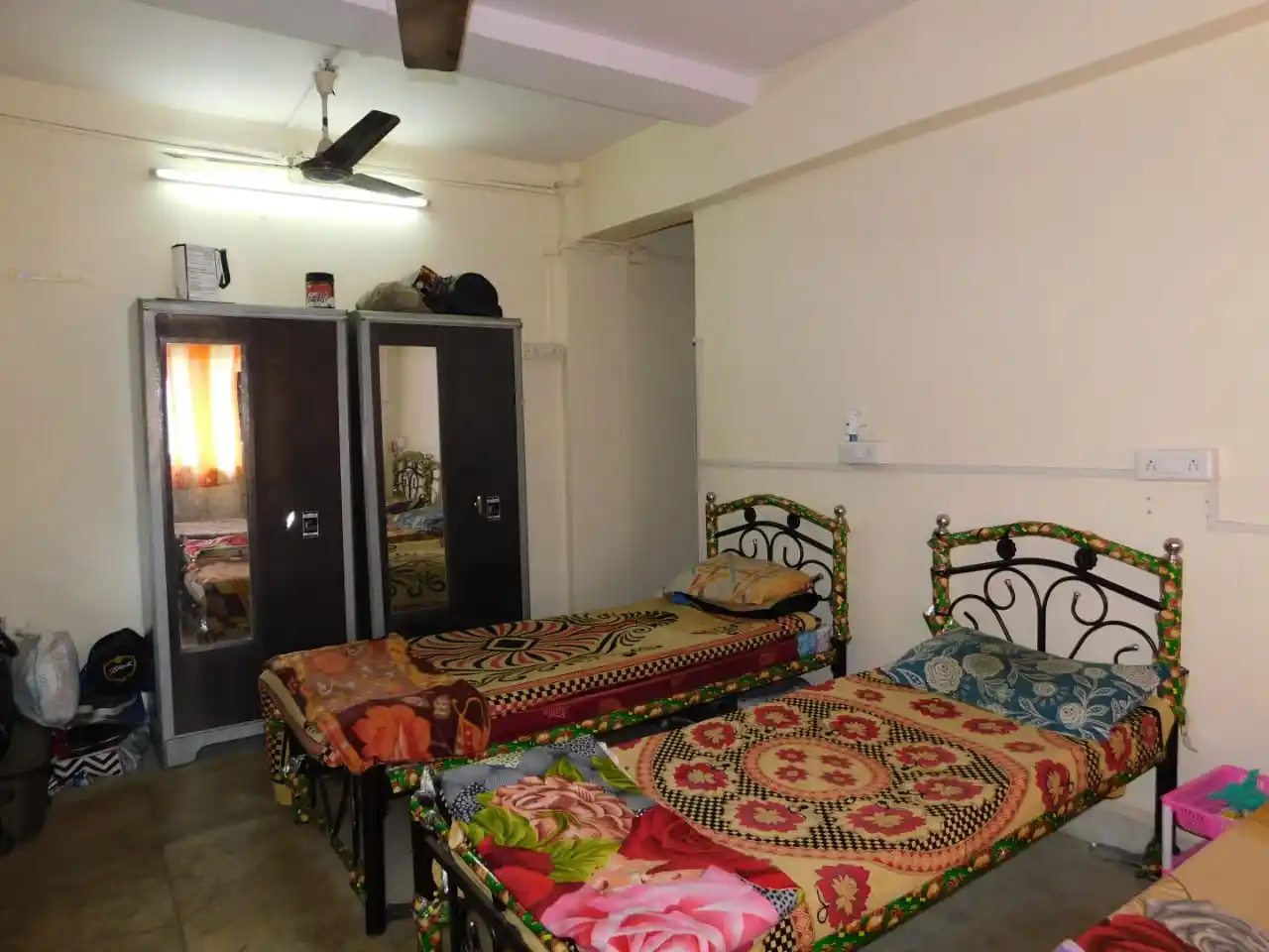 Unisex-PG PG room in Andheri East, Mumbai – photo 2
