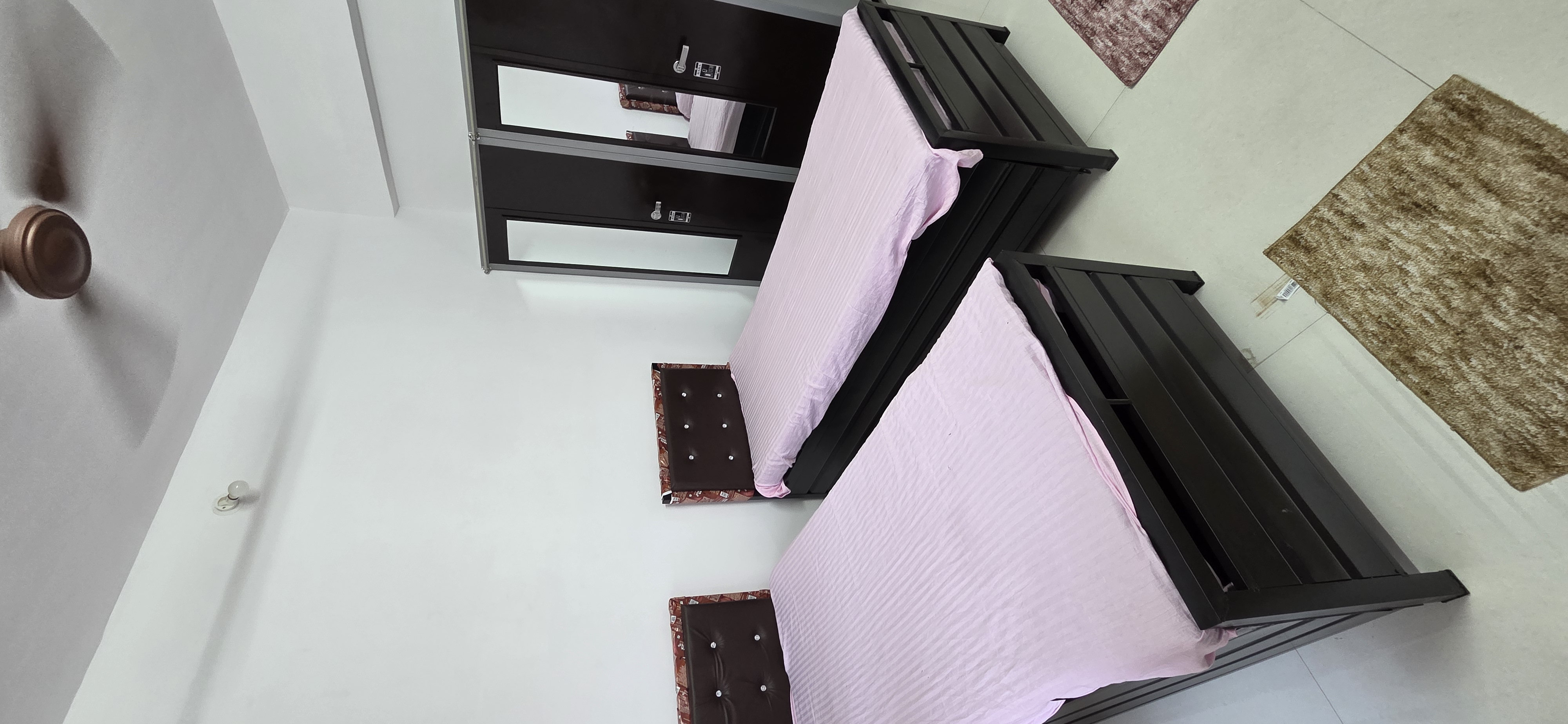 Male PG room in Ghatkopar West, Mumbai