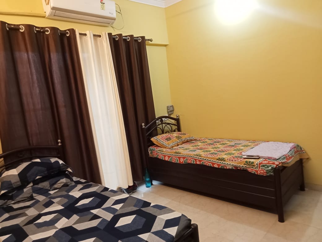 Unisex-PG PG room in Santacruz East, Mumbai – photo 4