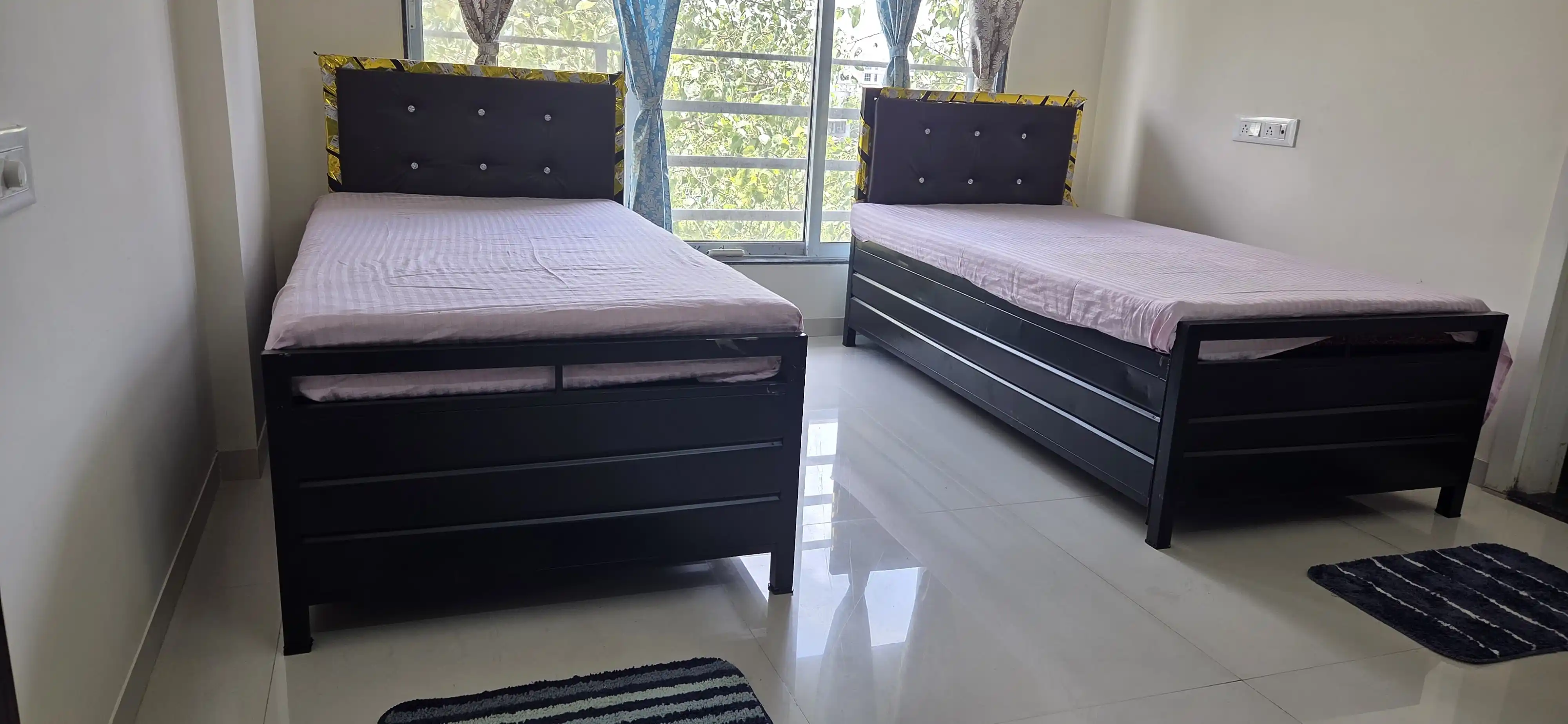 Male PG room in Kurla, Mumbai