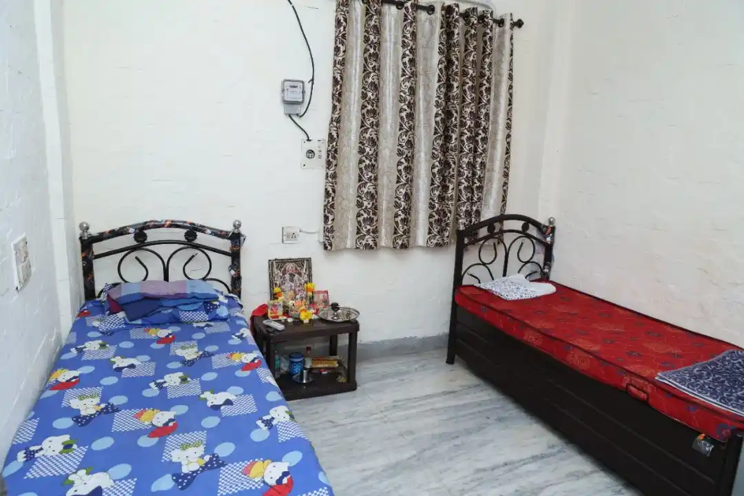 Male PG room in Andheri East, Mumbai