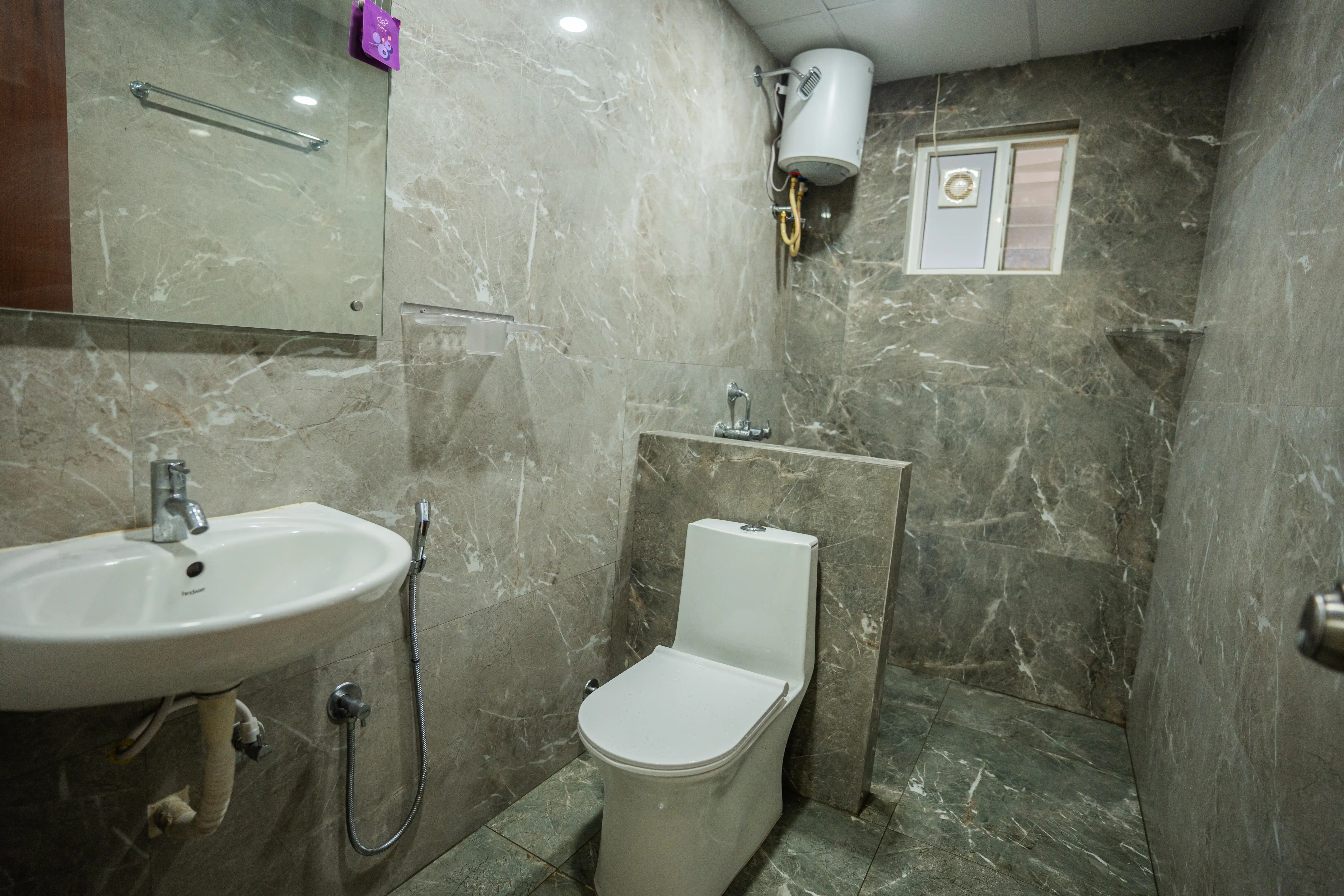 male PG in Khanamet Village near Google Hyderabad Office - photo 4
