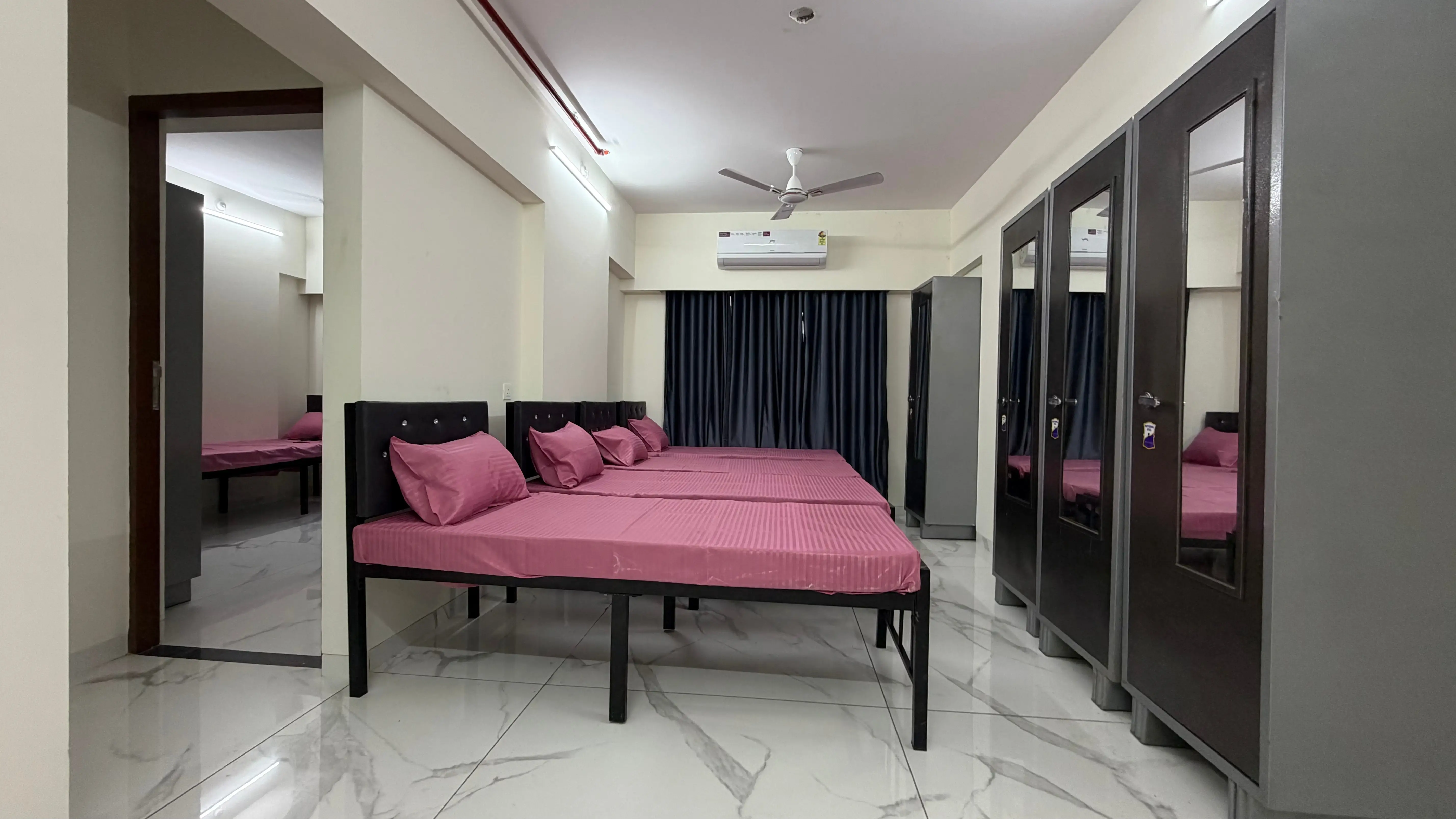 Male PG room in Kurla, Mumbai – photo 2