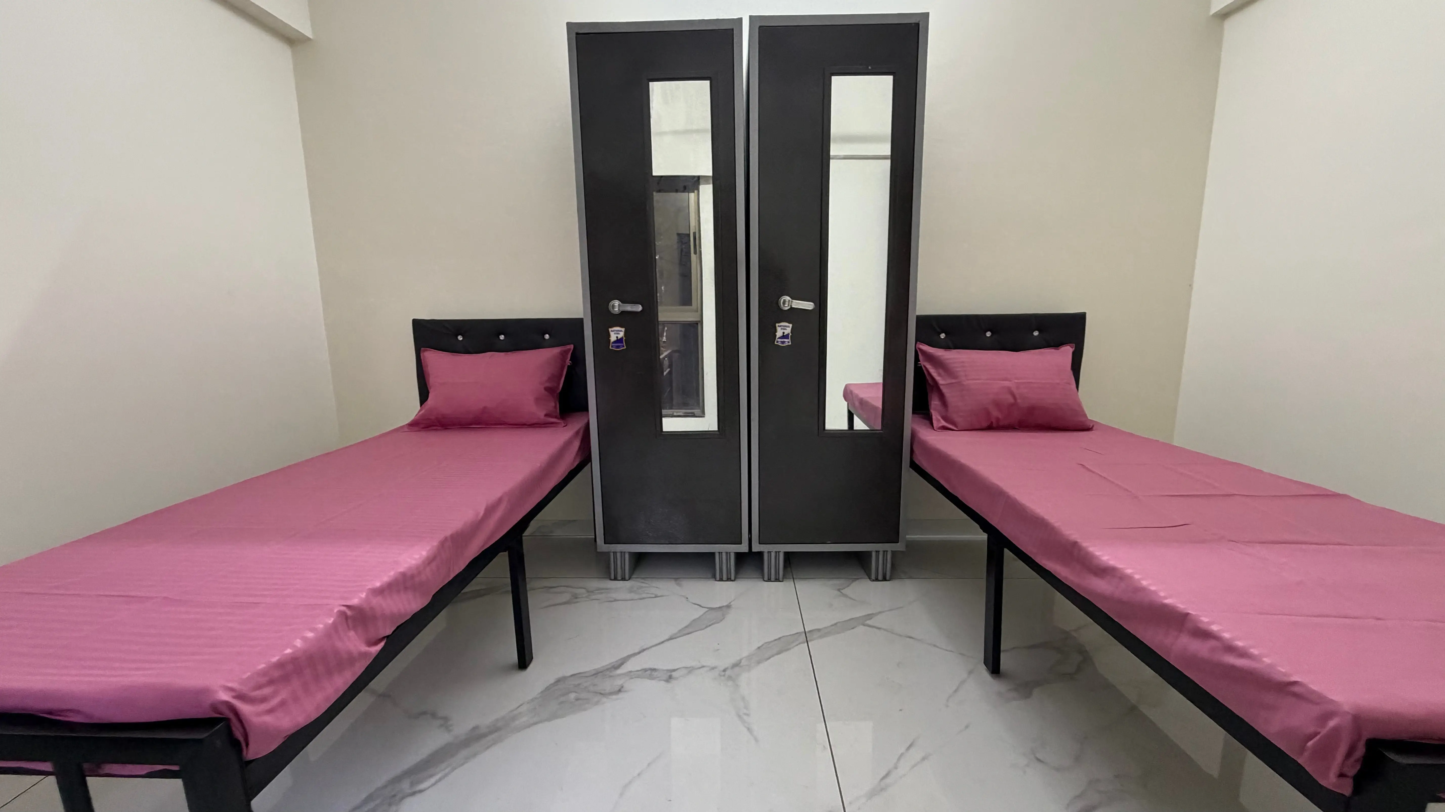 Male PG room in Kurla, Mumbai – photo 4