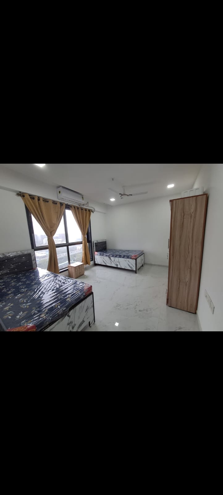 Unisex-PG PG room in Goregaon East, Mumbai